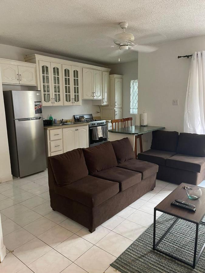 Finest Accommodation Marley Manor Apt # 513 Ground Floor 6 Marley Rd Kgn 6 Kingston Dış mekan fotoğraf