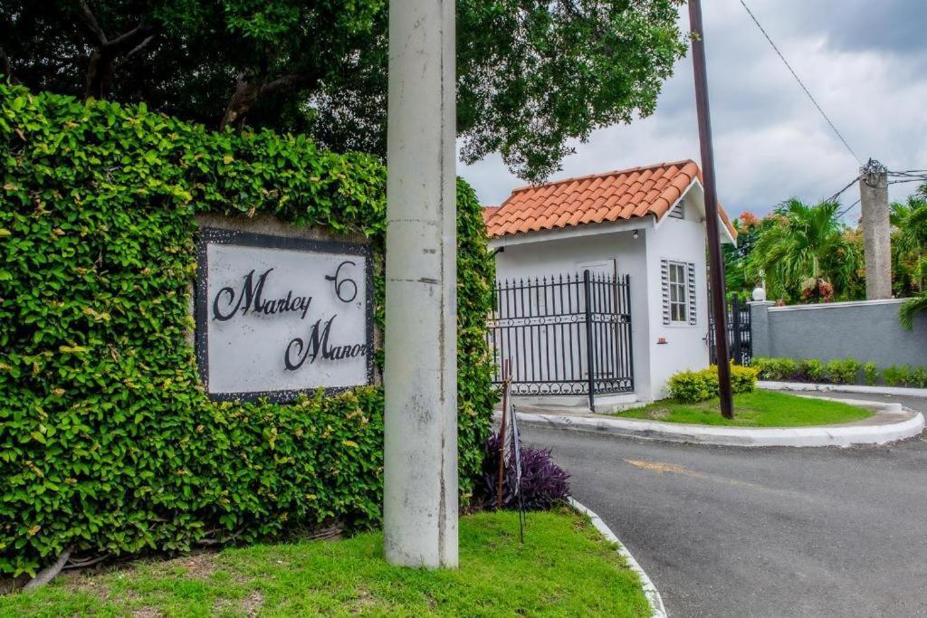 Finest Accommodation Marley Manor Apt # 513 Ground Floor 6 Marley Rd Kgn 6 Kingston Dış mekan fotoğraf