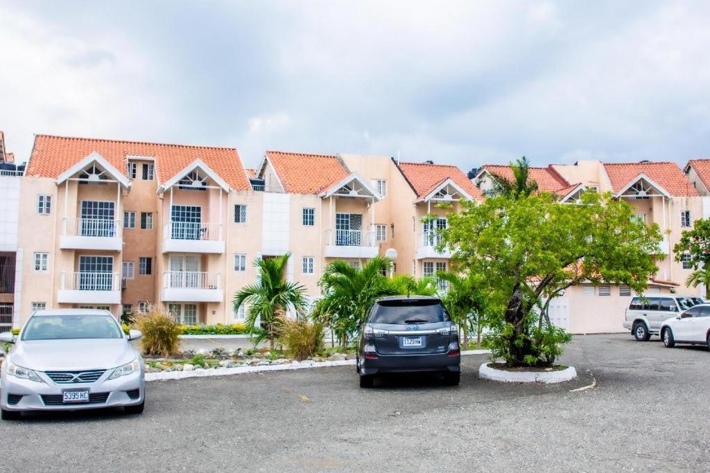 Finest Accommodation Marley Manor Apt # 513 Ground Floor 6 Marley Rd Kgn 6 Kingston Dış mekan fotoğraf
